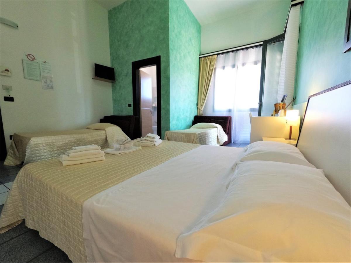 Hotel Alba Chiara Sant'Andrea Salento Exterior photo