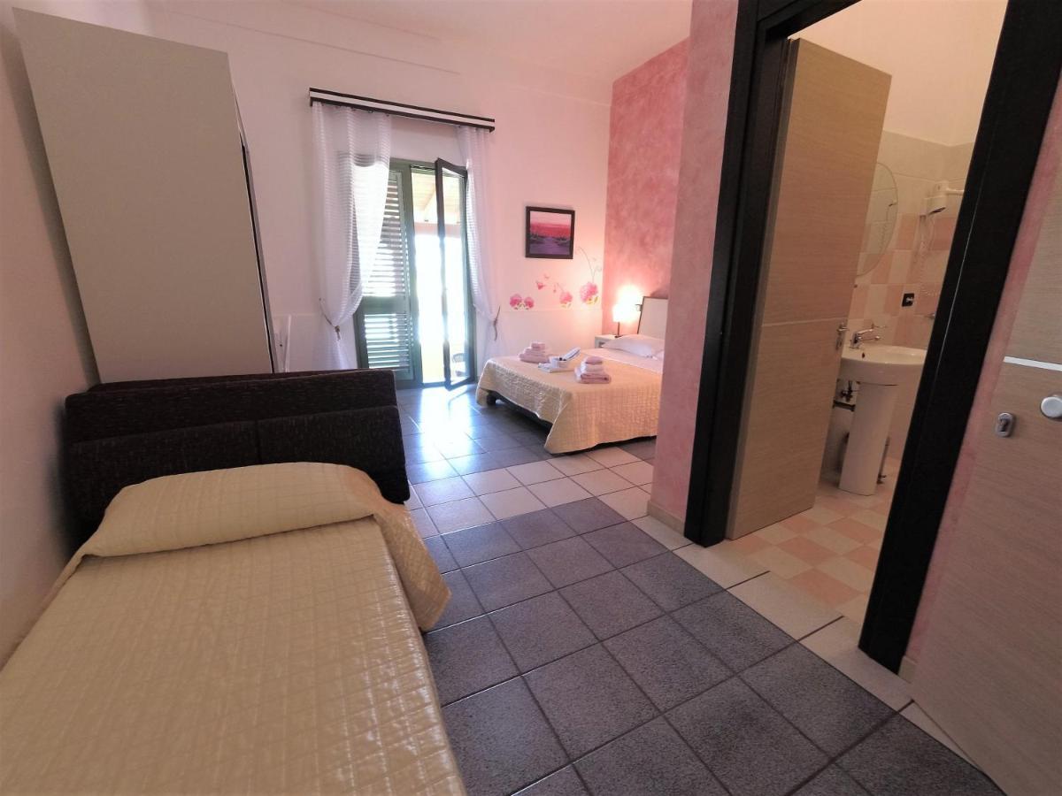 Hotel Alba Chiara Sant'Andrea Salento Exterior photo