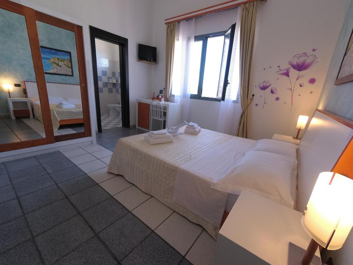 Hotel Alba Chiara Sant'Andrea Salento Exterior photo