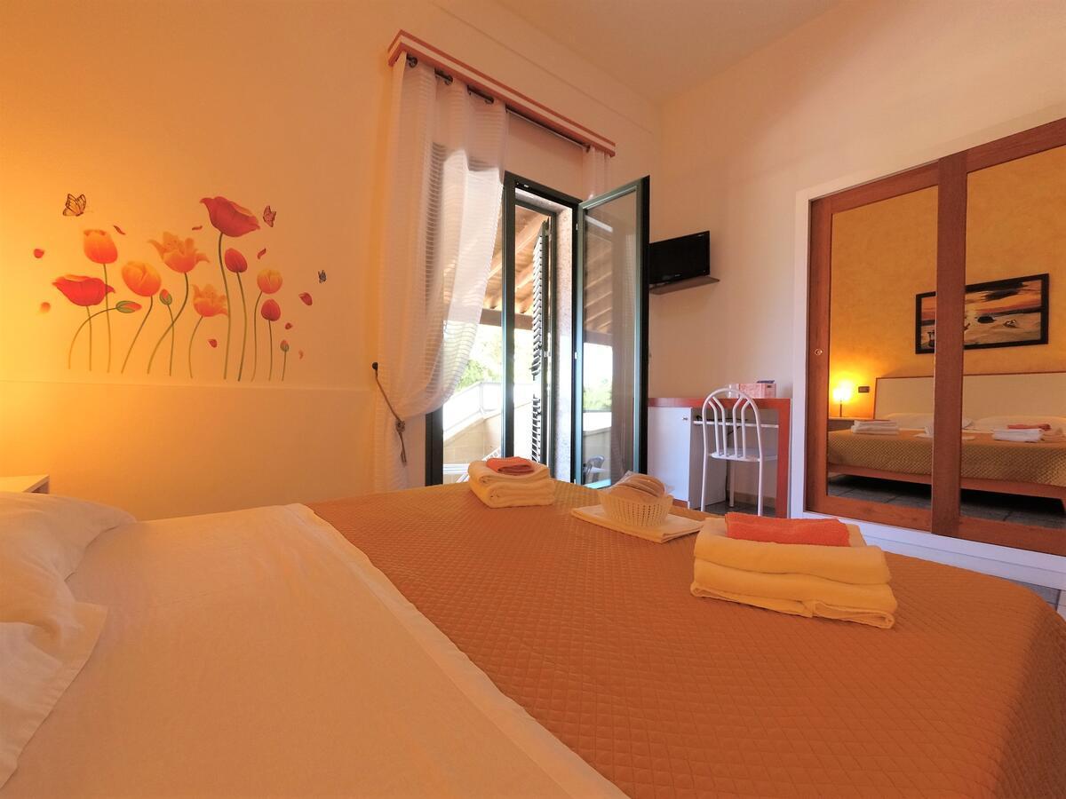 Hotel Alba Chiara Sant'Andrea Salento Exterior photo